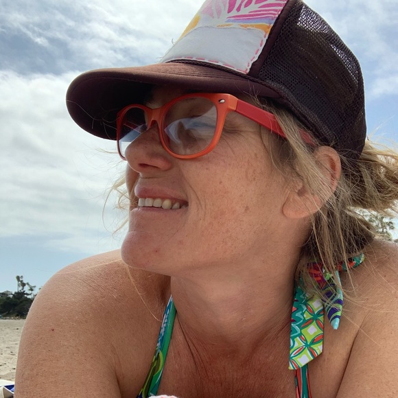 Meet your Posher, Jessica - Picture 2 of 2